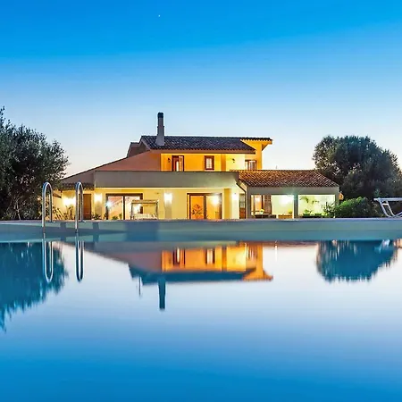 Laura Villa Marsala